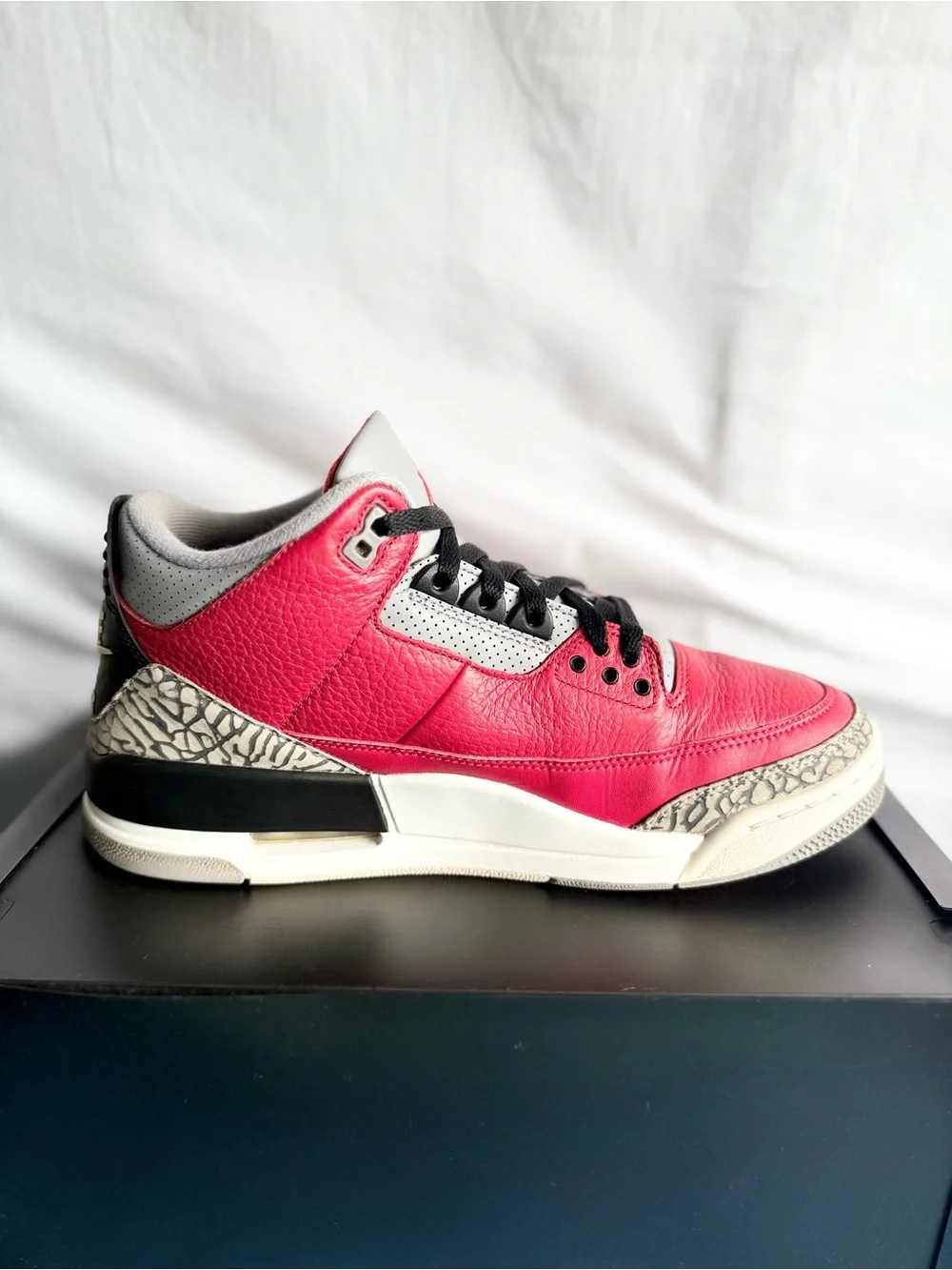 AUTHENTIC Jordan 3 Retro SE “Unite” size 9 CK5692-600 2020 PRE-OWNED